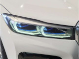 BMWのオートライトは積極的にライトをつけることにより、自車の存在を周囲に向けアピールいたします。それは安全性への配慮でもあります。