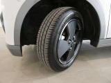 フロントタイヤの溝も十分に残っております。タイヤサイズ155/65R14となっております。