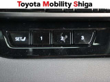 3人分のシートポジションが登録出来るドライビングポジションメモリ-を装備しております。
