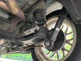 お車を安心してお乗りいただく為には、足回りの定期点検が欠かせません。サービスサポート(有償保証)では無料点検もご提供しており、安心のカーライフをお過ごしいただけるサポート体制が整っています。