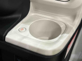 (前席/掘り込み式)ホットカップホルダー☆保温付で温活が車内でも実現♪600mlのペットボトルまで対応しておりスイッチ1つで温かい飲み物は保温を、冷たい飲み物は常温にしてくれます