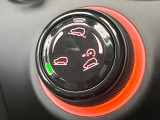 ●走行モードセレクタ:それぞれ使用用途に合わせた走行モードが選択可能です!いつものドライブがより楽しくなる装備です!