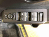 パワーウィンドウつきで窓の開閉もラクラク♪更に電動格納ドアミラー付!