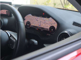 内装はシンプルに使い勝手を考え作られています。お車を運転する感覚をダイレクトに体感して頂けます。室内も広くロングドライブにも快適にお過ごしいただけます。
