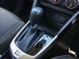 オートホールド機能付き電動Pブレーキ。渋滞時などの足の疲れを軽減します。