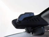 【ボルボ・ドライブレコーダー・360 駐車監視機能付】フロントカメラは水平360&deg;/垂直240&deg;を録画可能。前方/後方において映像を鮮明に録画します。大型バッテリーにより駐車監視用長時間録画にも対応。