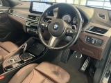BMWの操作パネルは使いやすさを追求し日常生活で必要なボタン&スイッチを使えるようにした構造となっております。購入時から沢山触って体感してください。