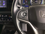 ステアリングの左側には、オーディオのスイッチが付いています