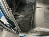 しっかりと汚れ、砂ぼこりを落とし足元まで清潔な車内空間を作り上げております♪