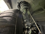 お車を安心してお乗りいただく為には、足回りの定期点検が欠かせません。サービスサポート(有償保証)では無料点検もご提供しており、安心のカーライフをお過ごしいただけるサポート体制が整っています。