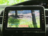 停車時にTVを楽しめます。移動を控えた時間帯に、お子様と楽しめるエンターテイメント空間を提供します。