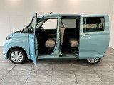 お客様にぴったりなおクルマをお選びいただけますように様々な展示車をご用意致しております!ダイハツの軽自動車だけではなく、他メーカー車やコンパクトカー・ミニバンなども数多く取り揃えております!