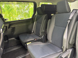 運転席からの視界が良好で、安全な運転をサポートします。細部までこだわった内装が、快適な移動空間を演出します。