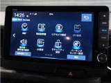 【ディスプレイオーディオ】普段スマホで聴いている音楽も車内スピーカーで聴けます。スマホをつなぐには別途、ケーブル等が必要です。