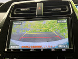 駐車時や後退時の安全をサポートするバックモニター。後方視界を広げ、衝突のリスクを軽減します。