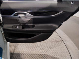 当社BMW認定中古車は全車保証付きでございます。また保証料金や整備費用はお見積書内の諸費用・税金に追加計上する事はございません。認定中古車保証付きのお支払総額でお見積りご依頼の上、他店とお比べください