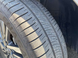タイヤサイズは205/65R16になります。