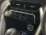 オートモードのエアコンを使うことで冷やしすぎや暖めすぎを防ぎ燃費に貢献出来ます。