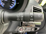 操作しやすいウインカーレバーは、安全な運転をサポートします。視認性の高いデザインで、夜間走行時でも安心して使用できます。