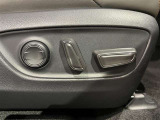 パワーシート搭載。微妙な調整が手軽にでき、最適なポジションで運転することが可能です。