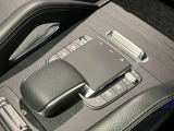 新しくなったセンターコンソールはスマートフォンを操作するような感覚でナビから車両の設定までが可能です。