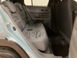シートアレンジで、大きなラゲージをさらに広げることができます。4名乗車はもちろん、「3名乗車+長物」、「2名乗車+大きな荷物」など、シーンに合わせて多彩な使い方が可能です。