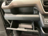 納車前にはプロのメカニックが点検、整備を行いますので安心してお乗り頂けます!!