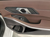BMWプレミアムセレクション前橋では、高年式低走行モデルからMモデル、年式が経ちなかなかディーラーでは見かけないモデルまで幅広いラインナップで認定中古車を取り扱っております。品質に自信があります。