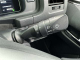【オートライト】車外の明るさに応じて自動的にライトの点灯・消灯をしてくれます