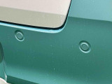 コーナーセンサーを車の前後に装備! 障害物の距離に応じて警告音を変えてお知らせします