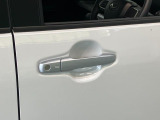 品質へのこだわり!フロアマットやシートなど車内をキレイに清掃し、ニオイや汚れなどを徹底的にクリーニングしてもらっております。室内はピカピカです☆