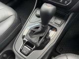 快適なショールームにて、お車選びのお手伝いから、ご購入後の整備待ちまで、ご対応致します。