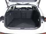 大容量の荷室は通常時690L、後席を倒すと1,920L