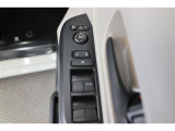 スイッチ類もきれいに。車内もボディも隅々までクリーニング。