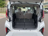 積載性が広がるシートアレンジ。倒し方や可動域、荷室の広がりが分かり、使い道を想像できます。