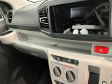品質へのこだわり!フロアマットやシートなど車内をキレイに清掃し、ニオイや汚れなどを徹底的にクリーニングしてもらっております。室内はピカピカです☆