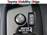 駐車時に便利なスマ-トキ-連動オ-ト格納式ドアミラーを装備しています。施錠すると自動的にドアミラーを格納する便利な機能です!