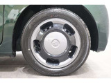 純正のホイールカバーが足元を飾ります!タイヤサイズは155/65R14 になります。