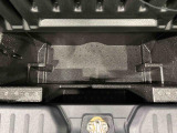 積み降ろしがし易い広々とした開口部とラゲッジスペース。リアシートを畳むと大きな搭載スペースとなり、使い勝手がいいですよ!
