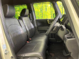運転席シート廻りは使用感も少なく、良好な状態となっています。丁寧に使われていたことがよくわかりますね。
