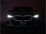 BMWでは古くから4つのリングが伝統のヘッドライトで御座います。
