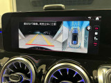 【360&deg;カメラシステム】フロント・サイド・リアに装備されたカメラにより、車両周囲を上から見たような高画質で歪みの少ない映像により見渡せるカメラが装備されております。