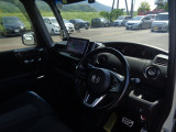 機能的な運転席は運転の妨げにならずストレスを感じさせません。