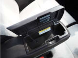 車両本体価格以外に必要な諸費用を含めたお支払総額を表示しています。車両本体価格は安いけれど諸費用が高い!!なんてことにならないよう購入に必要な金額=総額をご確認ください。