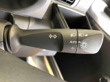 ☆オートライト機能☆車外の明るさに応じて自動的でヘッドランプを点灯および消灯します。夕暮れ時やトンネルなどで便利です!