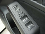 ◆パワーウィンドウスイッチ◆運転席から全席の窓の開閉操作を行うことが出来いつでも換気ができます!
