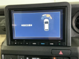 周囲の障害物に近づくと、ブザーでお知らせして衝突回避をサポートします。駐車時や狭い道での走行の際に便利です。