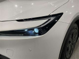 LEDヘッドライトです。デザイン性がよくとても明るいので、夜間の走行や悪天候でも安心です。しかも長寿命!