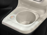 (前席/掘り込み式)ホットカップホルダー☆保温付で温活が車内でも実現♪600mlのペットボトルまで対応しておりスイッチ1つで温かい飲み物は保温を、冷たい飲み物は常温にしてくれます