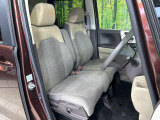 運転席シート廻りは使用感も少なく、良好な状態となっています。丁寧に使われていたことがよくわかりますね。